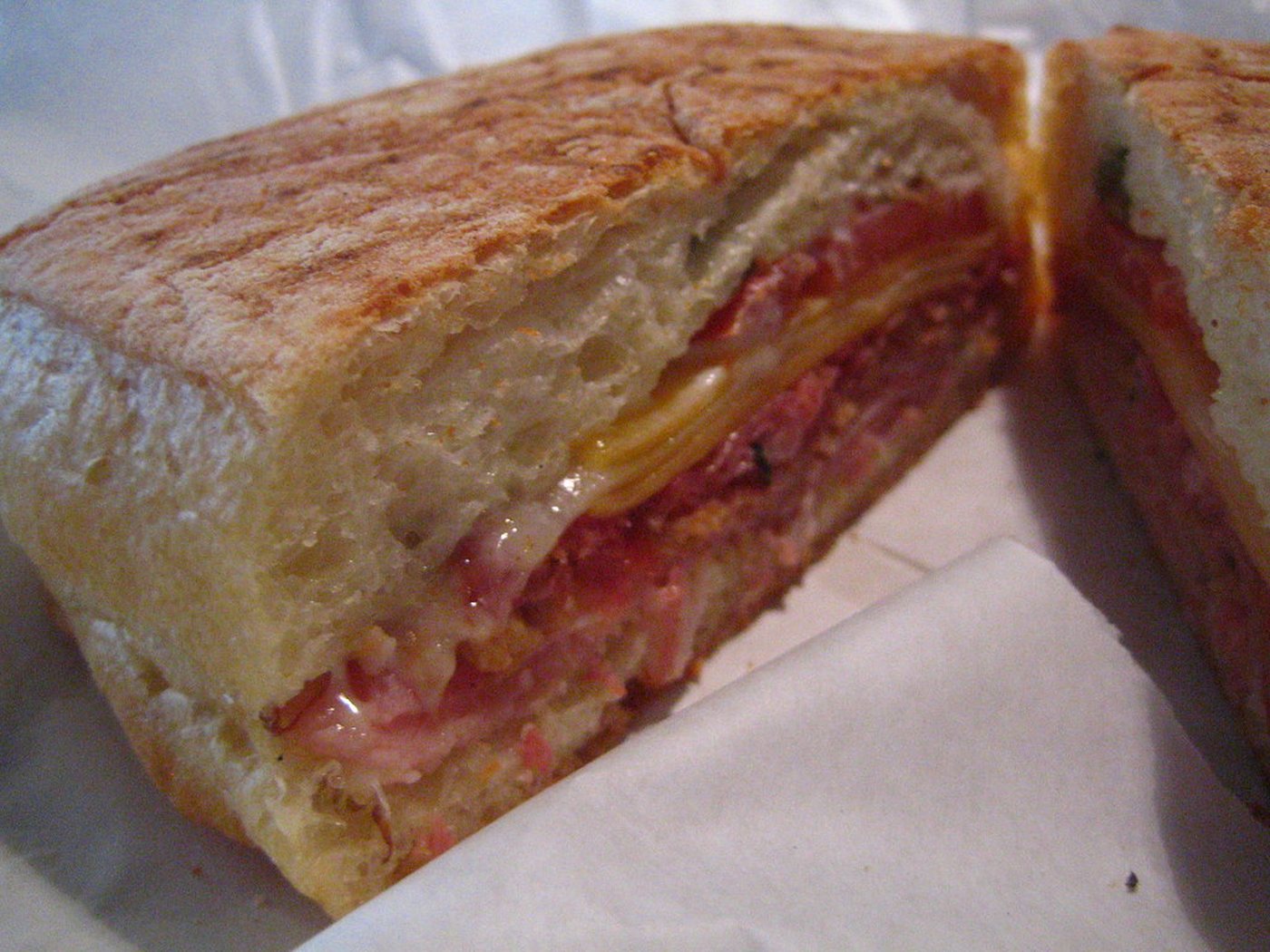 Panuozzo garni sur pain fait maison